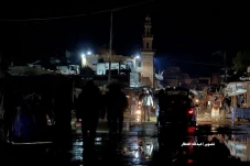 سیل و باران شدید، خیمه‌های آوارگان فلسطینی را در خان یونس در جنوب نوار غزه در خود فرو برد