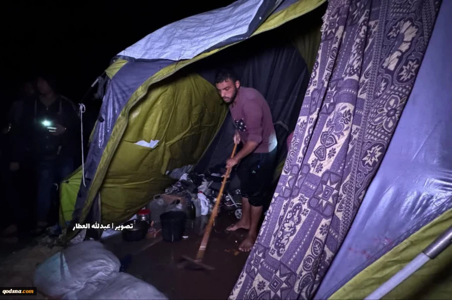 سیل و باران شدید، خیمه‌های آوارگان فلسطینی را در خان یونس در جنوب نوار غزه در خود فرو برد 3