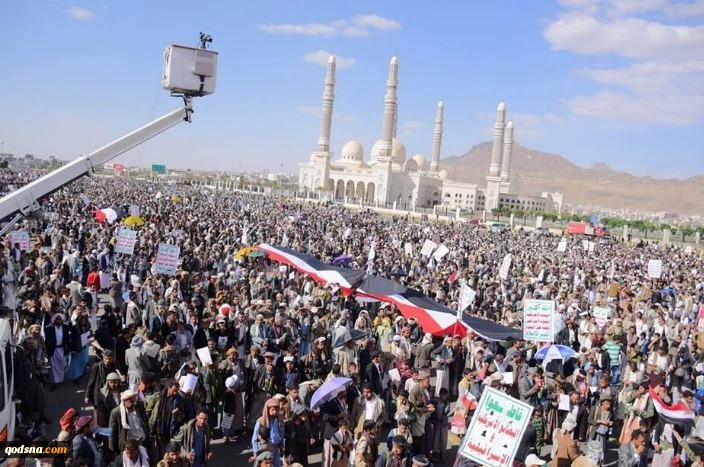 پس از فراخوان رهبر انصارالله یمن صورت گرفت؛

راهپیمایی عظیم مردم یمن به مناسبت سالروز خروج استعمار انگلیس از جنوب این کشور+ عکس  2
