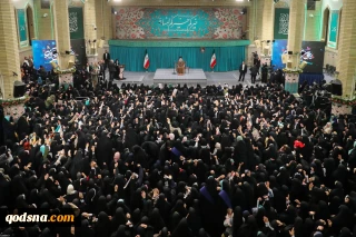 رهبر انقلاب در دیدار هزاران نفر از زنان و دختران:

زن، کارگزار خانه نیست، مدیر است/ جمهوری اسلامی باعث ارتقاء و پیشروی زنان در همه عرصه‌های مهم شد