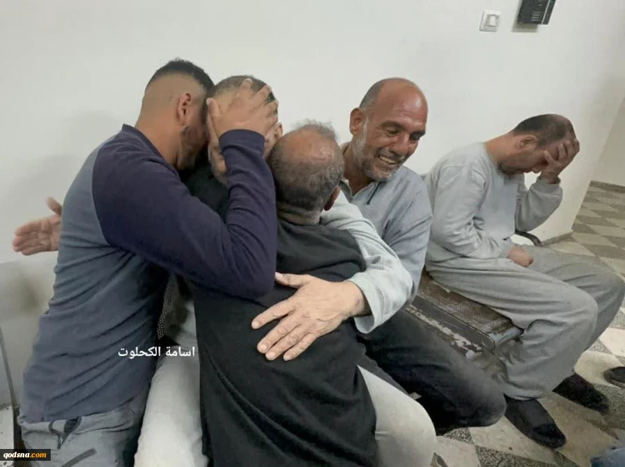 آزادی 5 اسیر فلسطینی ساکن غزه از زندان رژیم صهیونیستی و انتقال آنان به بیمارستان الاقصی در دیر البلح 
 2