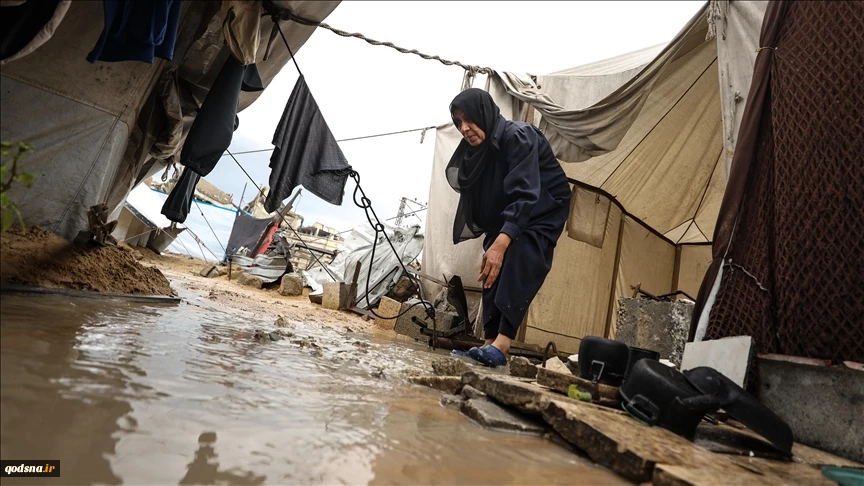 سخنگوی سازمان دفاع شهری غزه اعلام کرد؛
آسیب دیدن ۹۰ درصد چادرهای غزه/شهادت ۱۵ فلسطینی به دلیل شرایط جوی 2