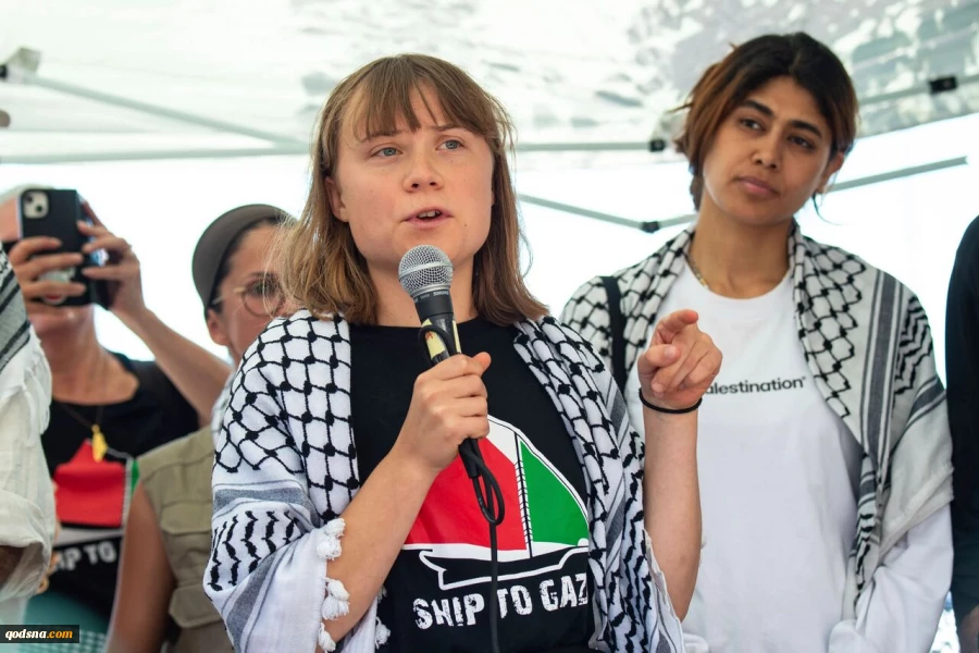 آزادی گرتا تونبرگ در لندن پس از بازداشت به دلیل شرکت در تحمع اعتراض حامیان فلسطین 2