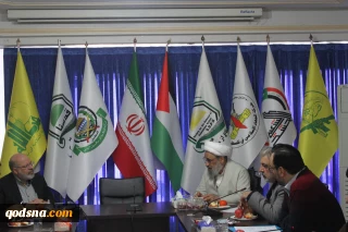 با حضور دبیر کل جمعیت دفاع از ملت فلسطین و نماینده حماس در تهران برگزار شد؛

نشست هم اندیشی آخرین وضعیت فلسطین در محل جمعیت دفاع از ملت فسطین 