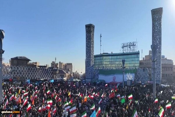 Tehraners mark anniversary of Dey-9 at Imam Hossein Square
The people in the Iranian capital of Tehran gathered on Tuesday to commemorate the anniversary of the pro-Islamic Establishment rallies in 2009.

Coinciding with the anniversary of Dey-9 epic a