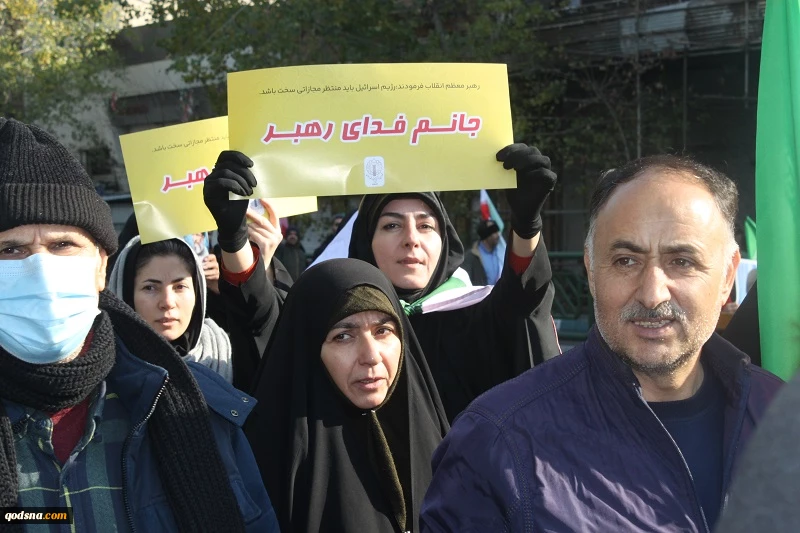 گزارش مردمی قدسنا؛

 حضور دشمن شکن مردم تهران در میدان انقلاب/ راهپیمایان در گفتگو با قدسنا: دشمنان از پایداری ملت ایران خسته شده‌اند 4