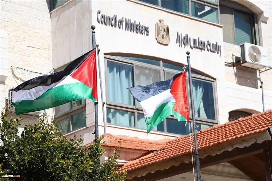 فعال فلسطینی:
هدف رام الله از همسویی با اشغالگران، تضمین بقای سیاسی است 2