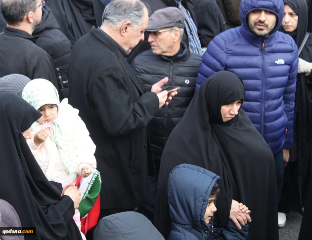گزارش خبری قدسنا؛

حضور گسترده مردم تهران در مراسم تشییع شهدا/ شرکت کنندگان در گفتگو با قدسنا: اگر شهدا نبودند، امنیت امروز را نداشتیم  8