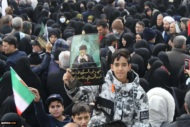 گزارش خبری قدسنا؛

حضور گسترده مردم تهران در مراسم تشییع شهدا/ شرکت کنندگان در گفتگو با قدسنا: اگر شهدا نبودند، امنیت امروز را نداشتیم  10