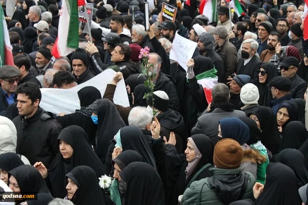 گزارش تصویری از مراسم تشیع شهدای مردمی و مدافع امنیت مقابل دانشگاه تهران 4