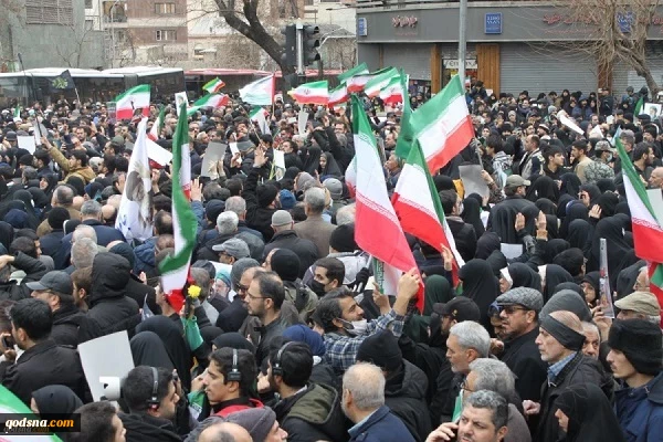 گزارش تصویری از مراسم تشیع شهدای مردمی و مدافع امنیت مقابل دانشگاه تهران 9