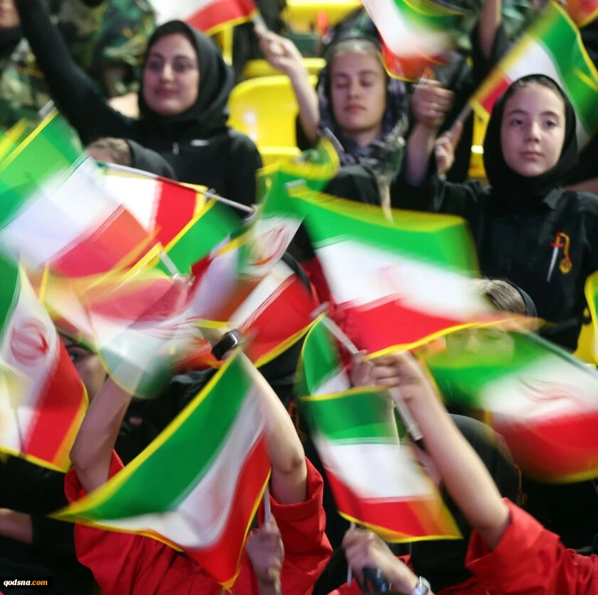 دعوت هیات دولت از مردم برای راهپیمایی ۲۲ بهمن؛
حضور در راهپیمایی ۲۲ بهمن خنثی‌کننده توطئه بدخواهان و بداندیشان ایران است 2