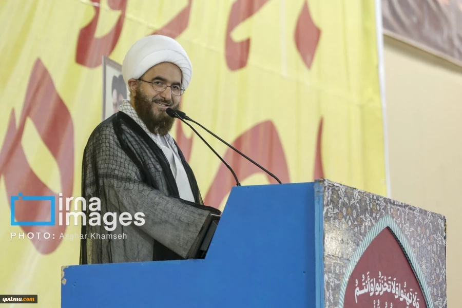 خطيب جمعة طهران :

خلال الفتنة الصهيو-الأمريكية الأخيرة تم استهداف مصدر اقتدار الامة اي المساجد 2