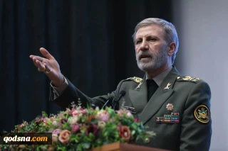 فرمانده کل ارتش: آنچه در مقابله با دشمن جواب می دهد «ایستادگی» است