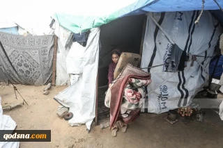 چادر آوارگان در اردوگاه البریج زیر آب