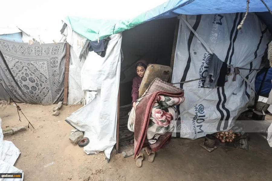 بارش باران، چادرهای آوارگان در اردوگاه البریج را زیر آب برد 2