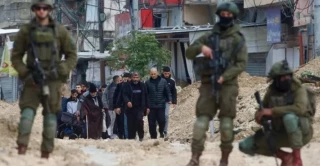 آخرین تحولات غزه و کرانه باختری؛

یورش اشغالگران به کرانه باختری؛ چندین زخمی و بازداشت در شهرهای مختلف/ سازمان ملل: ۱۸ هزار و ۵۰۰ بیمار در غزه نیازمند انتقال فوری برای درمان هستند