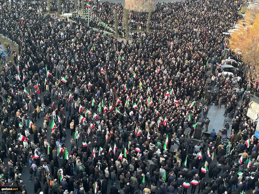 People of Tehran gather in city center to mourn Ayatollah Khamenei’s martyrdom 3