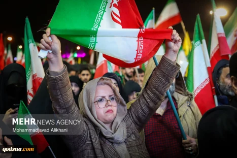 التجمعات الليلية في ساحة الثورة بطهران لدعم القوات المسلحة في مواجهة العدو الصهيوالامريكي
