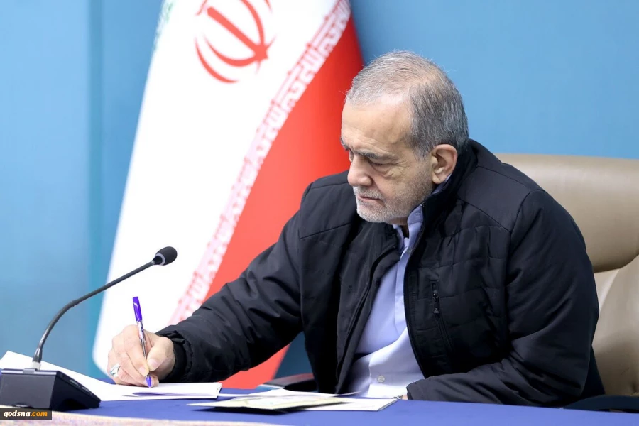 به گزارش ایرنا از ریاست جمهوری، «مسعود پزشکیان» در پیامی به مناسبت سالروز تأسیس سپاه پاسداران انقلاب اسلامی، این روز را یادآور تدبیر و دوراندیشی بنیان‌گذار کبیر انقلاب اسلامی در شکل‌گیری نهادی برخاسته از متن مردم دانست که در طول تاریخ انقلاب، نقشی تعیین‌ک