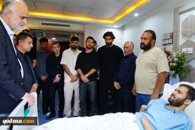 عیادت ملی‌پوشان فوتبال از جانباز سرافراز جنگ رمضان حسین محمدی