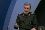 به گزارش خبرگزاری صداوسیما، سرلشکر محسن رضایی در صفحه مجازی نوشت: آمریکا تنها دزد دریایی در جهان است که ناو هواپیمابر دارد. توانایی ما در مقابله با دزدان دریایی کمتر از توانایی ما در غرق کردن کشتی‌های جنگی نیست. خود را برای مواجهه با گورستانی از ناوها و ن