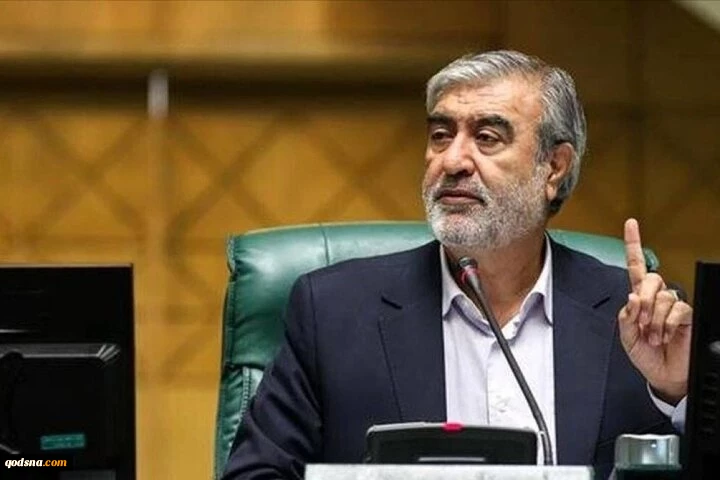 رئیس کمیسیون امنیت ملی و سیاست خارجی مجلس شورای اسلامی

تصمیم‌گیری درباره تنگه هرمز حق ایران است 2