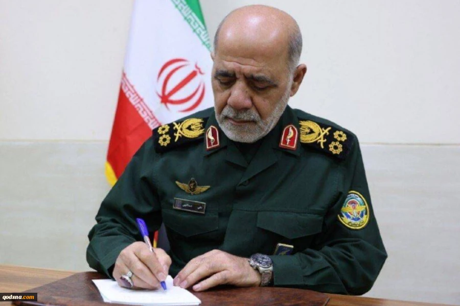 فرمانده قرارگاه مرکزی خاتم‌الانبیا (ص) :

 مردم و نیرو‌های مسلح ضامن امنیت ایران هستند  2