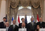 روزنامه مطرح لبنانی در انتقاد از عملکرد دولت این کشور

الاخبار: توافق ننگین دولت لبنان با صهیونیست‌ها قابلیت اجرایی ندارد  2