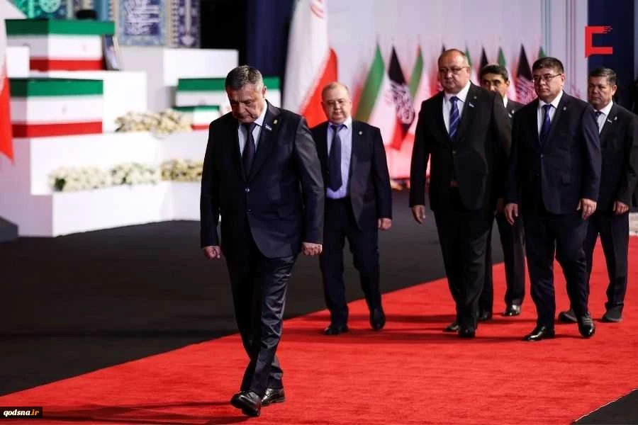 مراسم وداع الشهيد الإمام الخامنئي في مصلى طهران  7