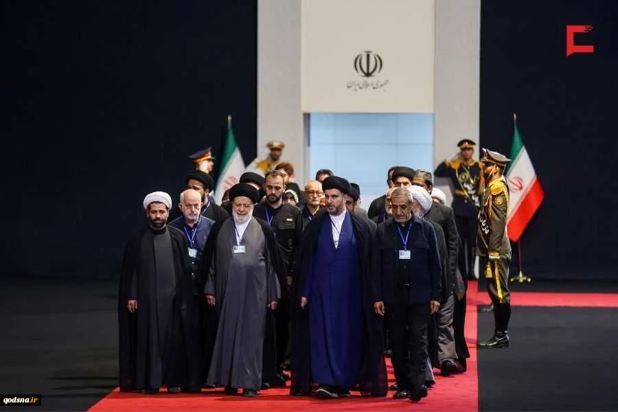 مراسم وداع الشهيد الإمام الخامنئي في مصلى طهران  16