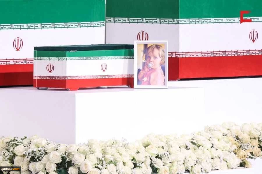 مراسم وداع الشهيد الإمام الخامنئي في مصلى طهران 18