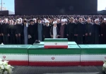 اقامه نماز بر پیکر مطهر مجاهد شهید امام خامنه‌ای و خانواده ایشان 2