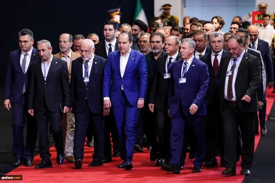 مراسم وداع الشهيد الإمام الخامنئي في مصلى طهران 6