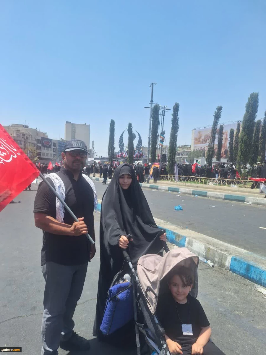 گزارش اختصای قدسنا از مراسم باشکوه تشییع رهبر شهید امت؛

حماسه میلیونی عاشقان امام شهید/ مردم در گفتگو با قدسنا: راه قائد عظیم امت را ادامه خواهیم داد 2