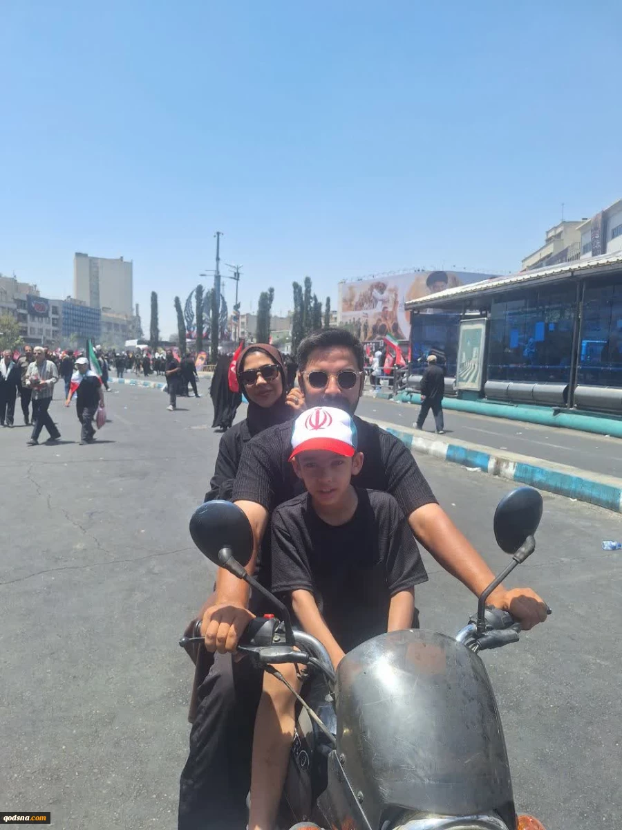 گزارش اختصای قدسنا از مراسم باشکوه تشییع رهبر شهید امت؛

حماسه میلیونی عاشقان امام شهید/ مردم در گفتگو با قدسنا: راه قائد عظیم امت را ادامه خواهیم داد 3