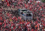 إعلاميون أجانب يرصدون ملحمة الوفاء.. مشاهد التشييع في طهران استثنائية ومذهلة 2