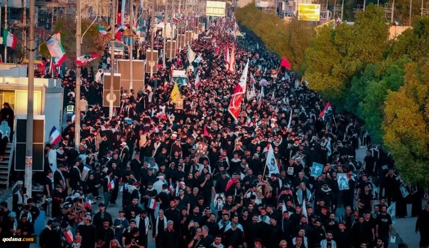 حشود مليونية عراقية تشيّع الإمام الشهيد في النجف الأشرف 2