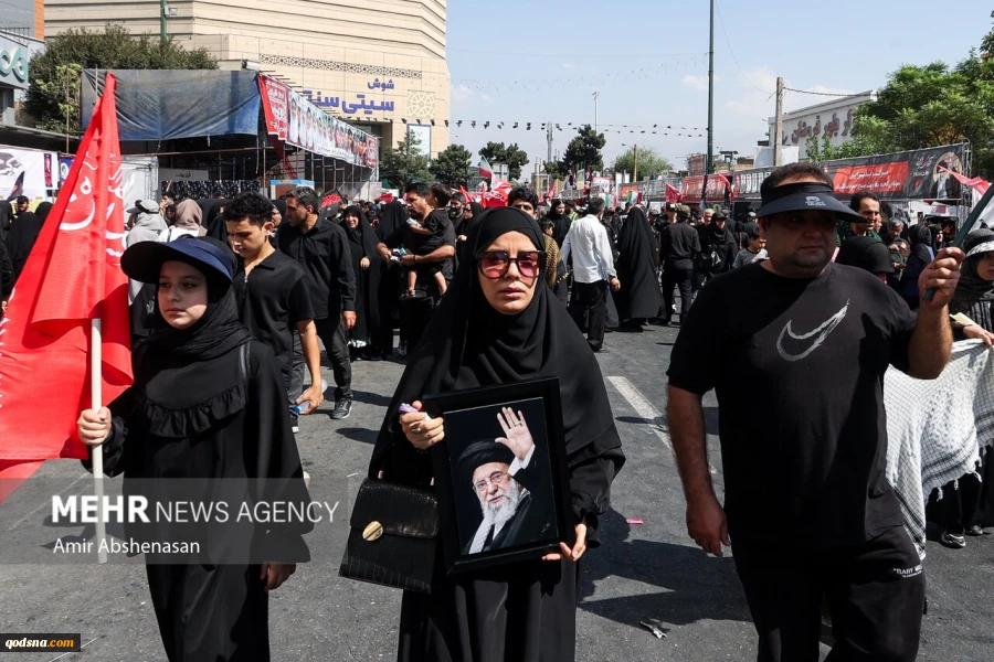 طهران تحيي أربعينية الإمام الحسين (ع) في مسيرات حاشدة  4
