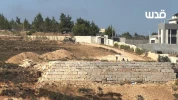 مستوطنون وقوات الاحتلال يحاصرون لليوم العاشر 3 منازل فلسطينية في منطقة جبل رأس العين ببلدة قصرة جنوب نابلس 3