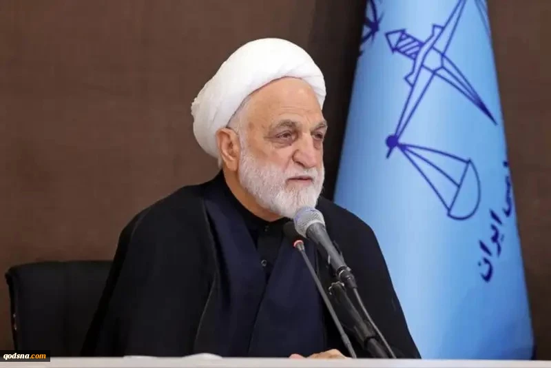 رئیس قوه قضائیه:

 نباید با سیاه‌نمایی برای دشمن خوراک جنگ روانی فراهم کرد 2