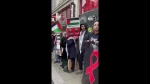 انگلیسی ها در حمایت از فلسطین، در رد محاصره مداوم نوار غزه  از سوی صهیونیست ها تظاهراتی در لندن، پایتخت بریتانیا، برگزار کردند