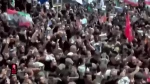 خودروی حامل پیکر مطهر رهبر شهید انقلاب اسلامی در نزدیکی وادی‌السلام و حرم حضرت امیرالمومنین علیه‌السلام